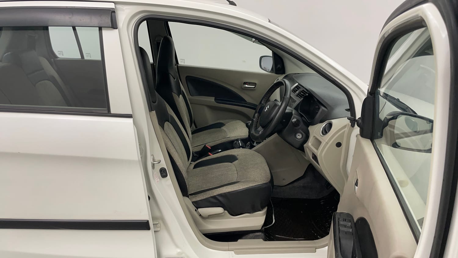 Used 2016 Maruti Suzuki Celerio VXi Petrol Manual interior RIGHT SIDE FRONT DOOR CABIN VIEW