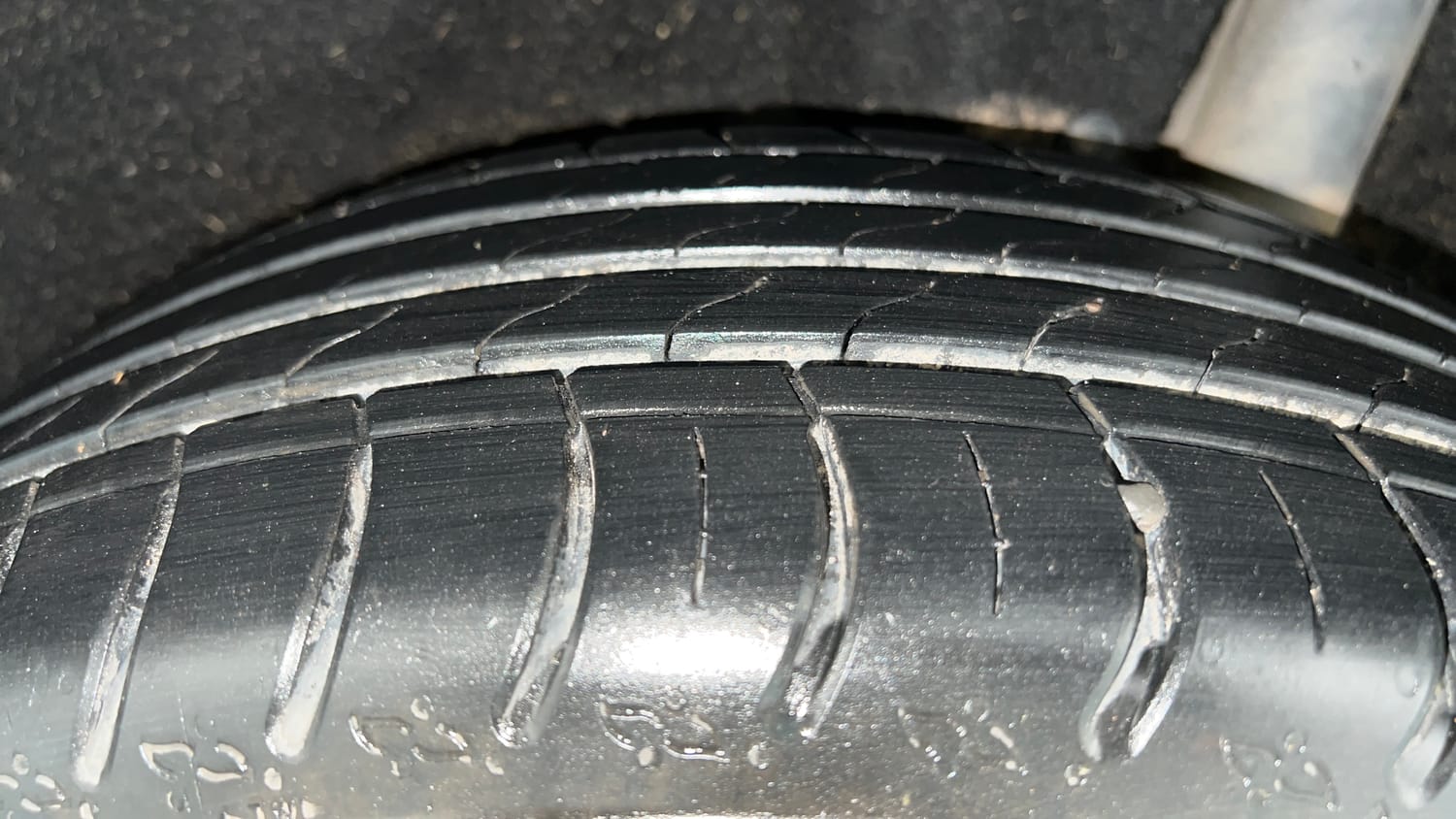 Used 2016 Maruti Suzuki Vitara Brezza [2016-2020] VDi Diesel Manual tyres LEFT REAR TYRE TREAD VIEW
