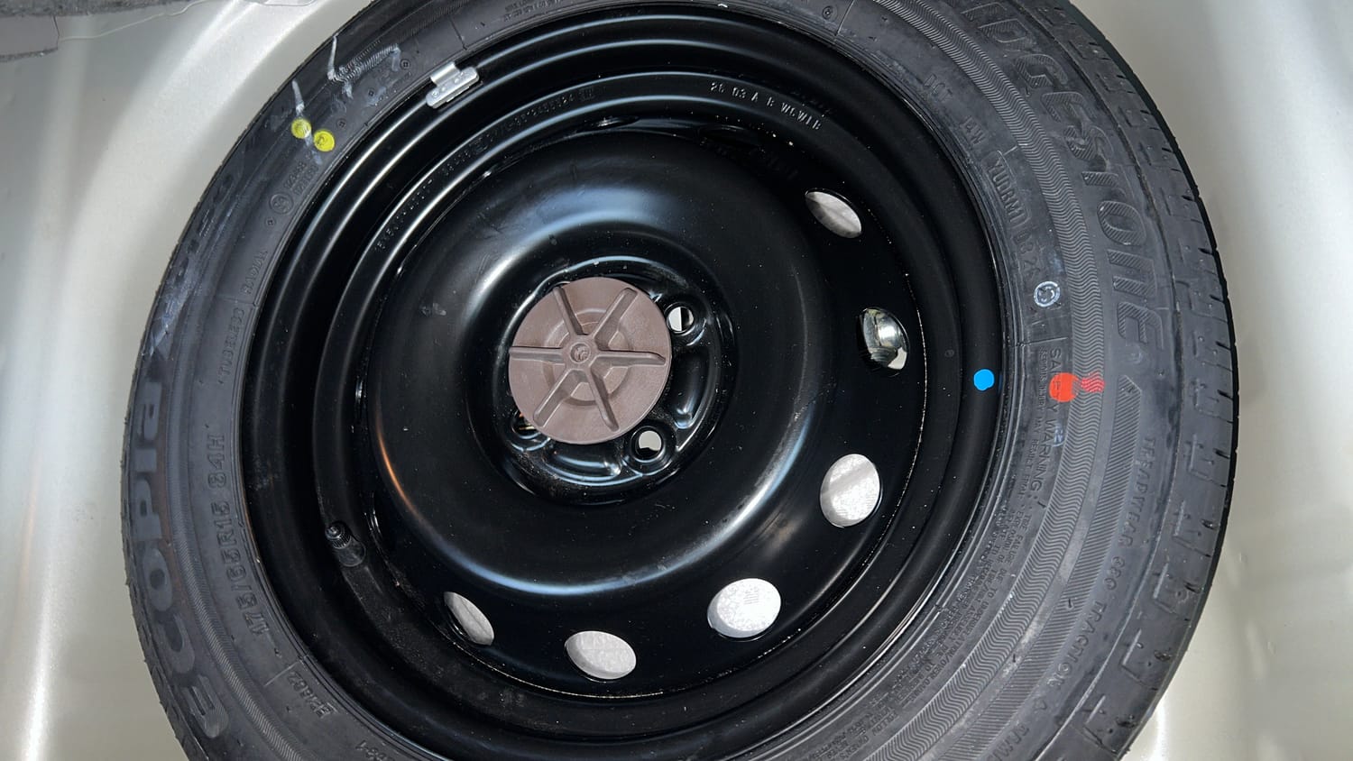 Used 2026 Maruti Suzuki Ignis Delta 1.2 MT Petrol Manual tyres SPARE TYRE VIEW