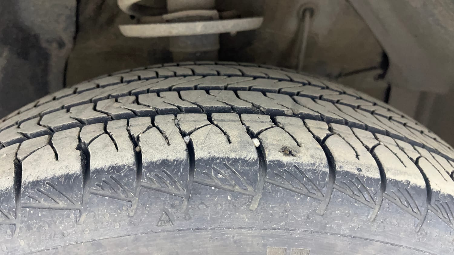Used 2023 Maruti Suzuki Grand Vitara Zeta Smart Hybrid AT Petrol Automatic tyres RIGHT FRONT TYRE TREAD VIEW