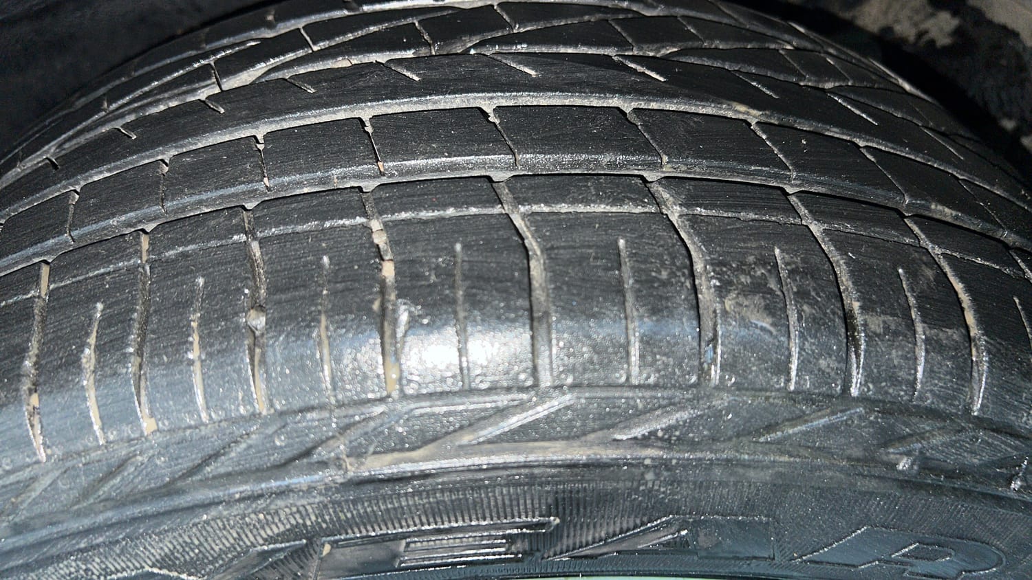 Used 2023 Tata Nexon XZA Plus Petrol Automatic tyres LEFT REAR TYRE TREAD VIEW