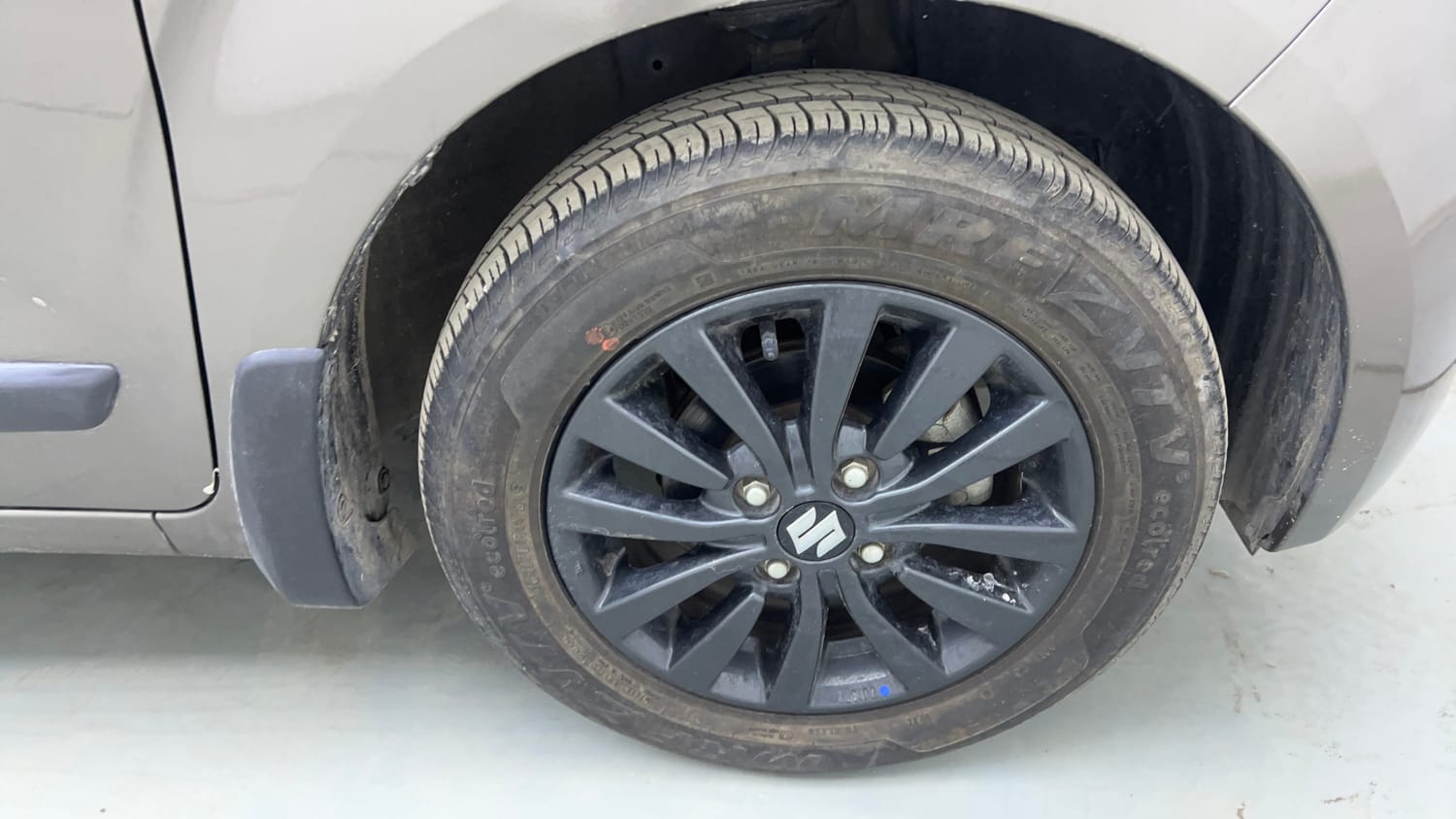 Used 2022 Maruti Suzuki Wagon R ZXI Plus 1.2 Petrol Manual tyres RIGHT FRONT TYRE RIM VIEW