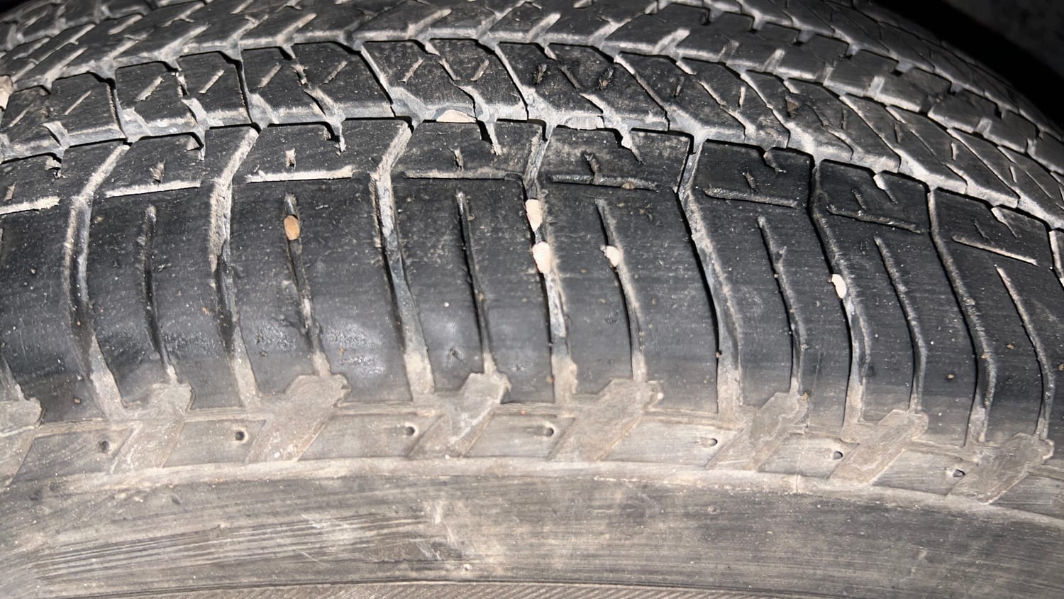 Used 2017 Mahindra XUV500 W10 Diesel Manual tyres RIGHT FRONT TYRE TREAD VIEW