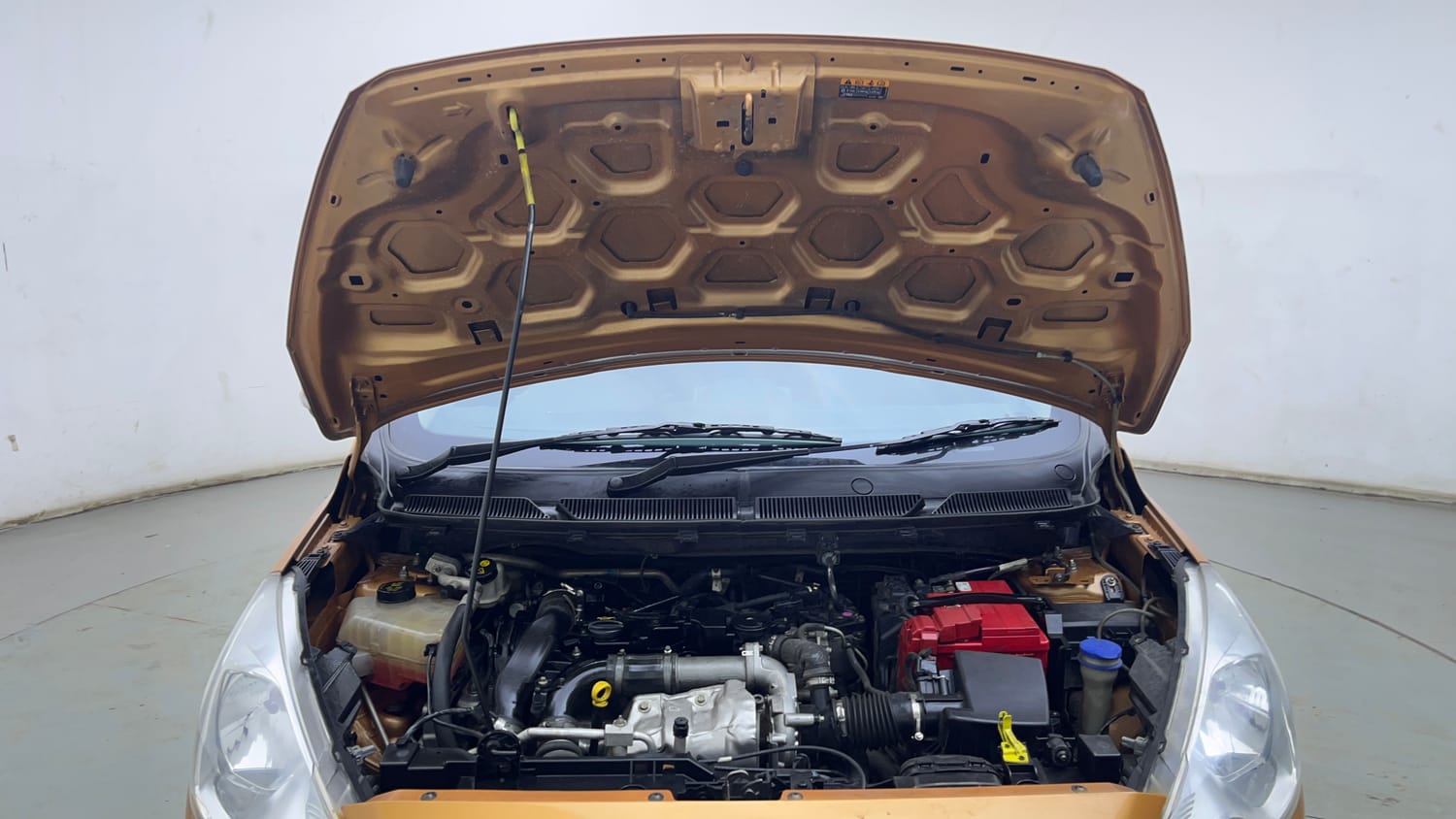 Used 2016 Ford Figo Titanium Plus 1.5 TDCi Diesel Manual engine ENGINE & BONNET OPEN FRONT VIEW