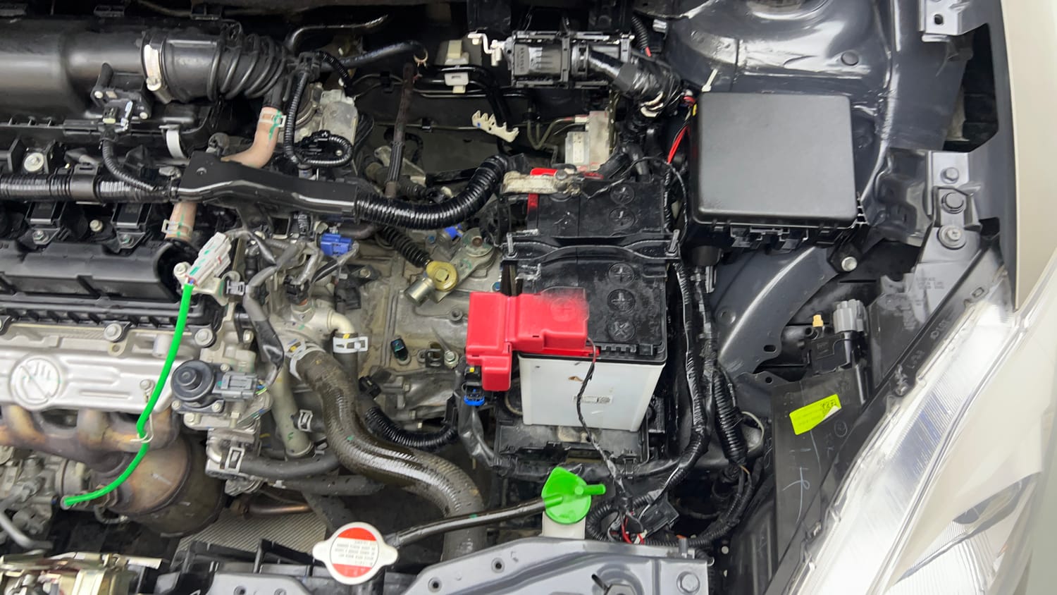 Used 2022 Maruti Suzuki Dzire VXi Petrol Manual engine ENGINE LEFT SIDE VIEW