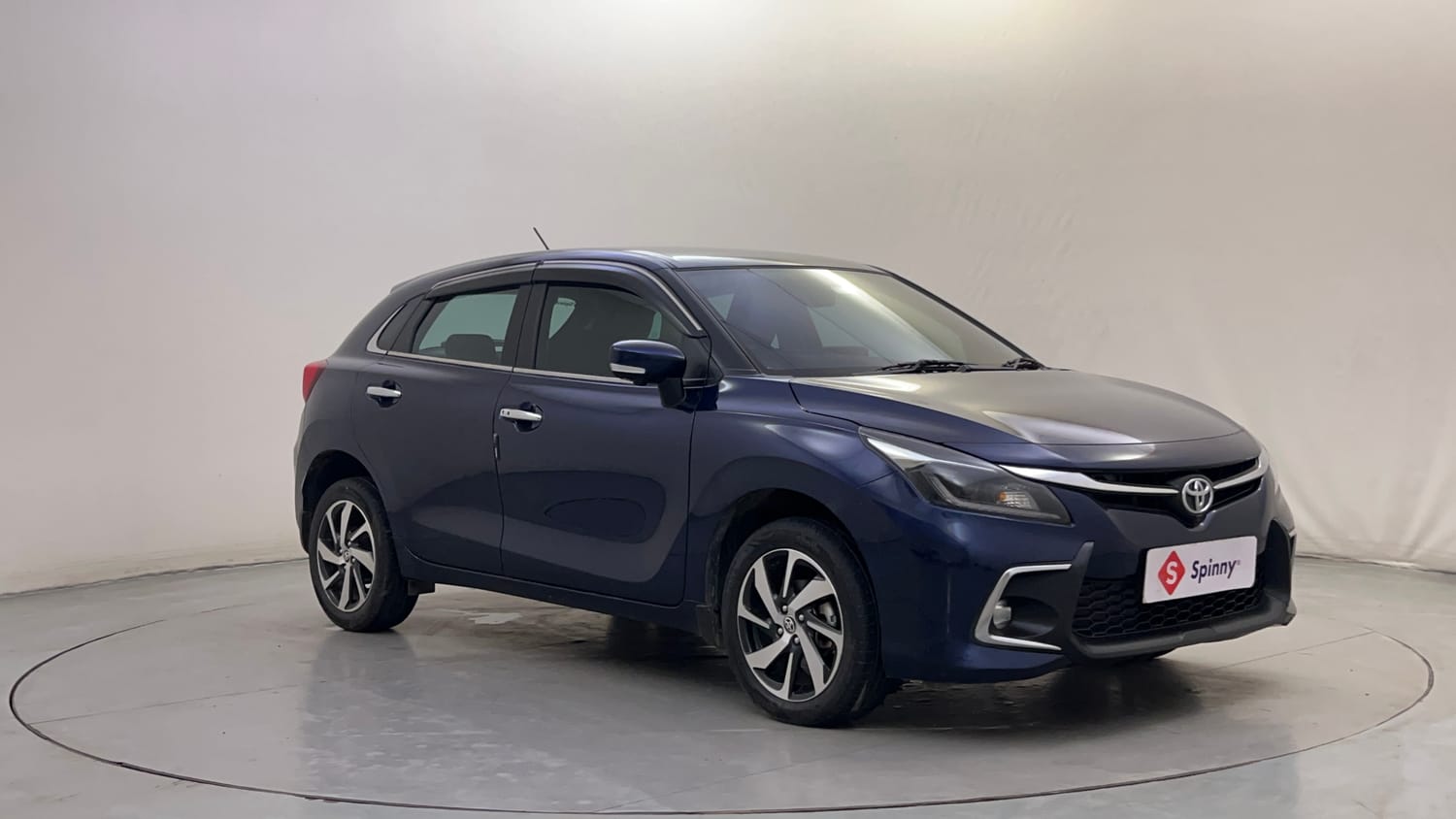 Used 2024 Toyota Glanza V AMT Petrol Automatic exterior RIGHT FRONT CORNER VIEW