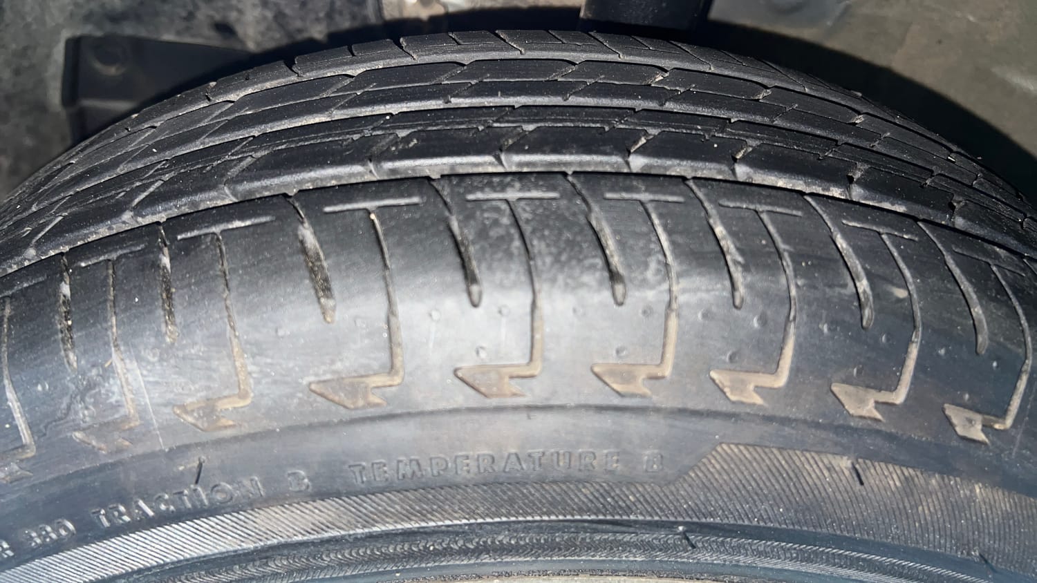 Used 2022 Maruti Suzuki Celerio VXi Petrol Manual tyres LEFT FRONT TYRE TREAD VIEW