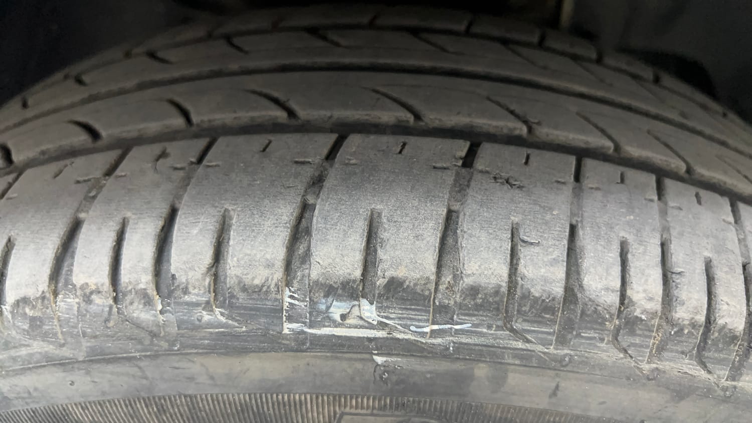 Used 2022 Tata Tiago XT CNG Cng Manual tyres RIGHT FRONT TYRE TREAD VIEW