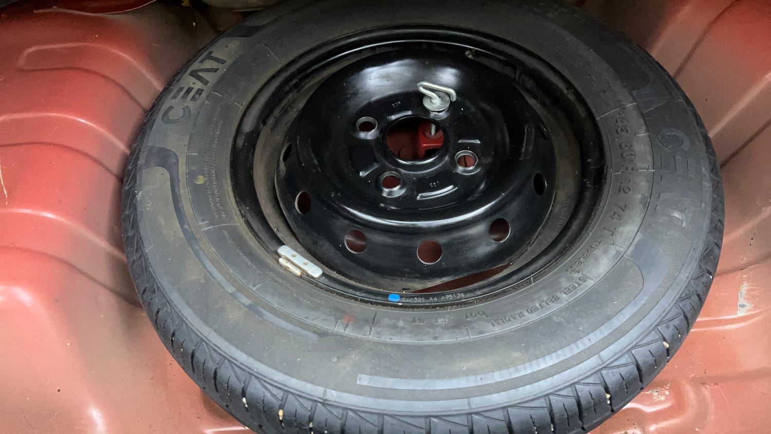 Used 2021 Maruti Suzuki Alto 800 LXi Petrol Manual tyres SPARE TYRE VIEW