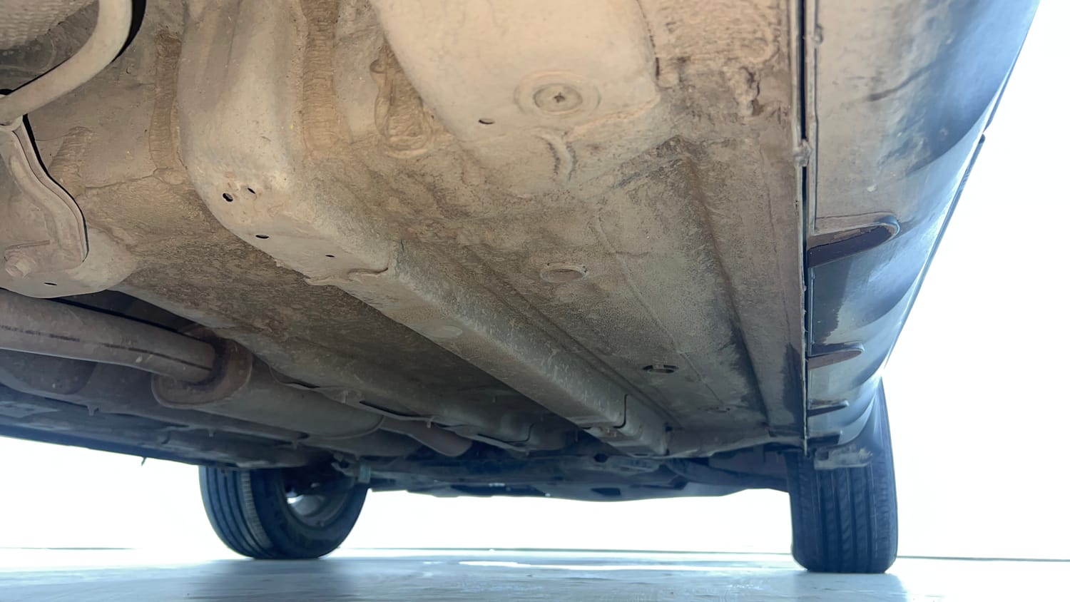 Used 2019 Hyundai Venue SX Plus 1.0 Turbo DCT Petrol Automatic extra REAR RIGHT UNDERBODY VIEW