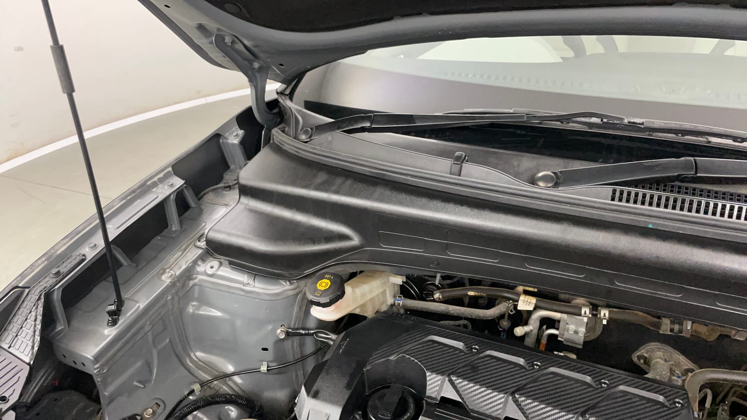 Used 2022 Hyundai Creta S 1.5 Petrol Petrol Manual engine ENGINE RIGHT SIDE HINGE & APRON VIEW