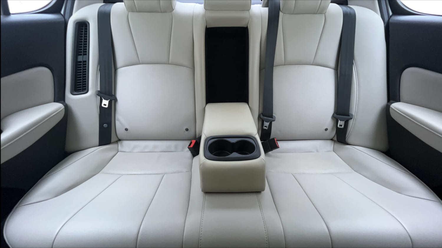 Used 2024 Honda City ZX Petrol CVT Hybrid Automatic interior REAR SEAT CONDITION VIEW
