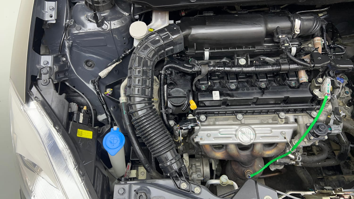 Used 2022 Maruti Suzuki Dzire VXi Petrol Manual engine ENGINE RIGHT SIDE VIEW