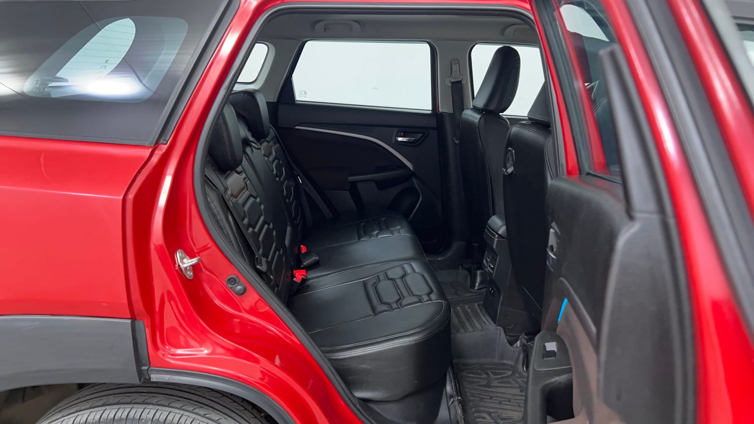 Used 2022 Maruti Suzuki Brezza Zxi Plus AT Dual Tone Petrol Automatic interior RIGHT SIDE REAR DOOR CABIN VIEW