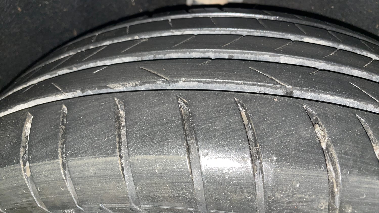 Used 2019 Ford EcoSport Titanium 1.5L TDCi Diesel Manual tyres RIGHT REAR TYRE TREAD VIEW
