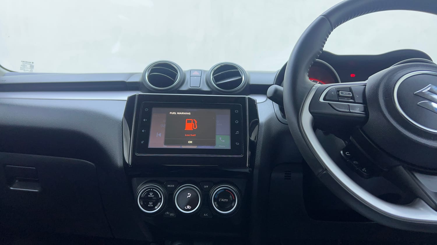 Used 2024 Maruti Suzuki Swift ZXi Petrol Manual interior MUSIC SYSTEM & AC CONTROL VIEW