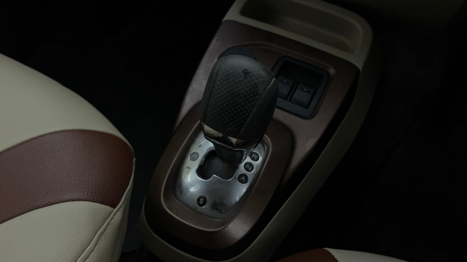 Used 2015 Tata Nano Twist XTA Petrol Automatic interior GEAR  KNOB VIEW