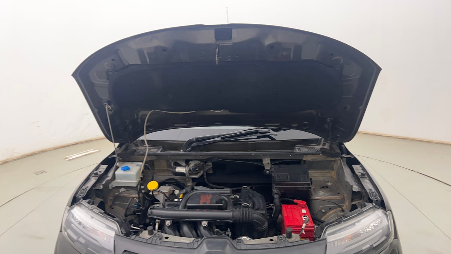 Used 2020 Renault Kwid RXL Petrol Manual engine ENGINE & BONNET OPEN FRONT VIEW