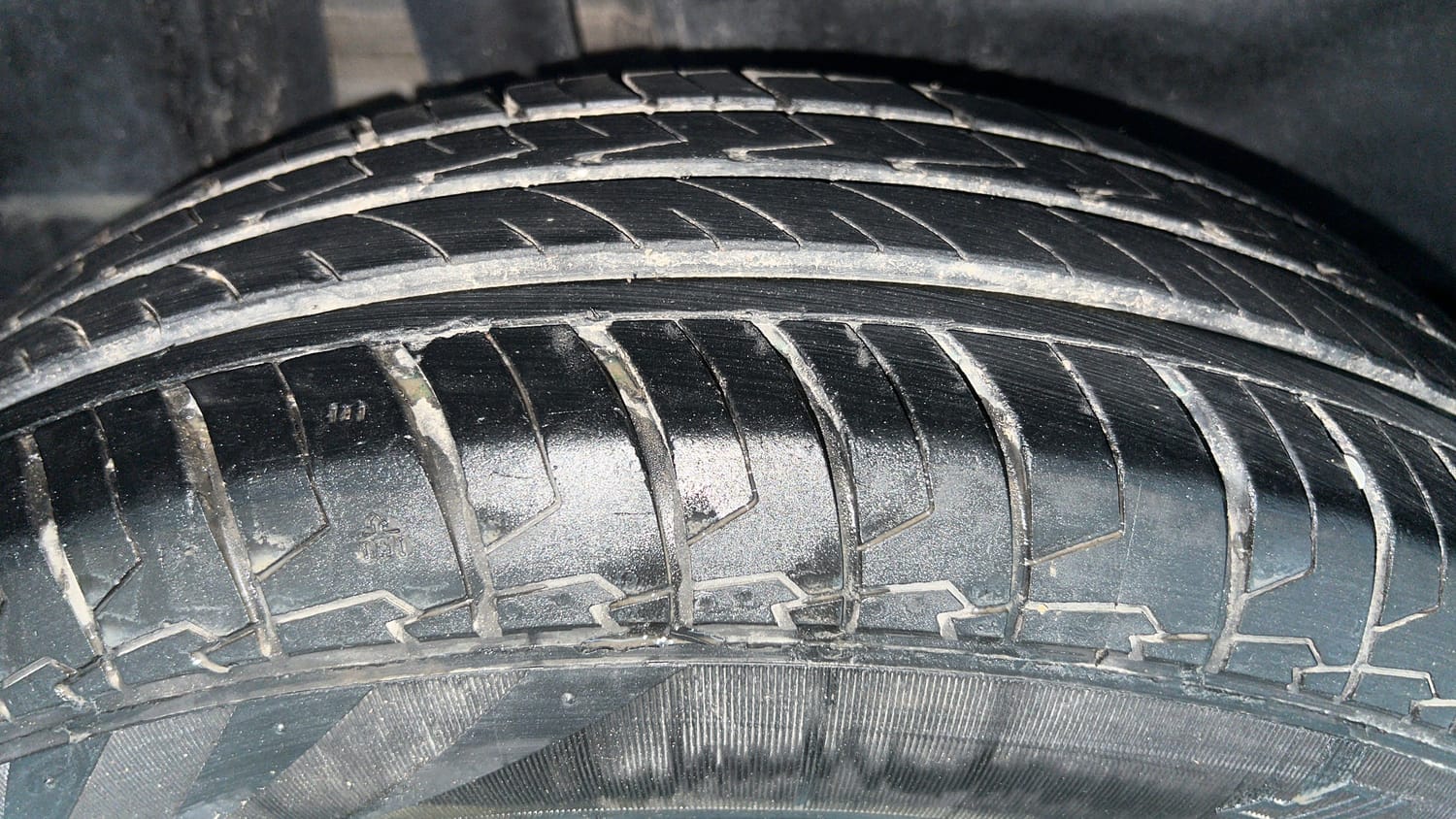 Used 2022 Maruti Suzuki Dzire VXi Petrol Manual tyres RIGHT REAR TYRE TREAD VIEW