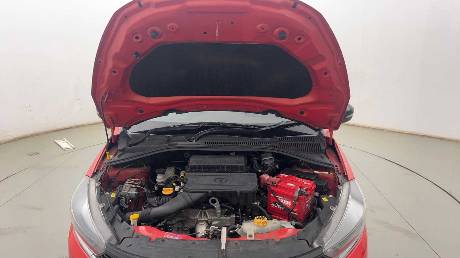 Used 2022 Tata Tiago XTA Petrol Automatic engine ENGINE & BONNET OPEN FRONT VIEW