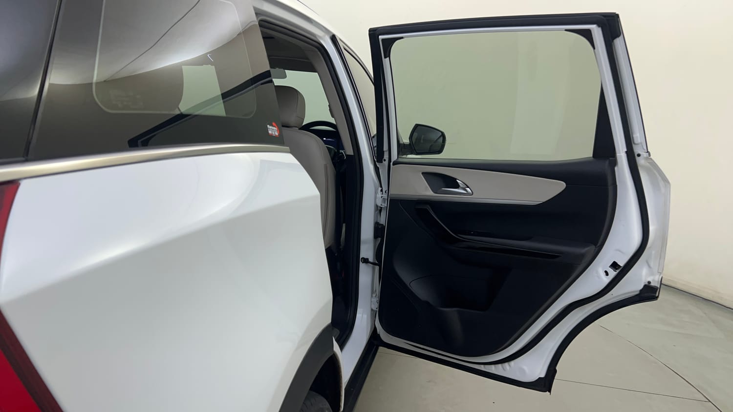 Used 2024 Mahindra XUV700 AX 7 Petrol AT 7 STR Petrol Automatic interior RIGHT REAR DOOR OPEN VIEW