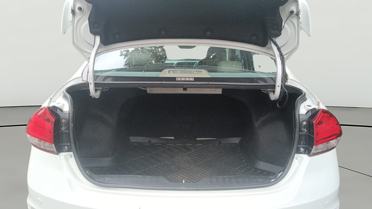 Used 2023 Maruti Suzuki Ciaz Zeta 1.5 Petrol Manual interior DICKY INSIDE VIEW