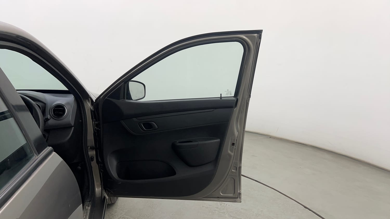 Used 2017 Renault Kwid RXT Petrol Manual interior RIGHT FRONT DOOR OPEN VIEW