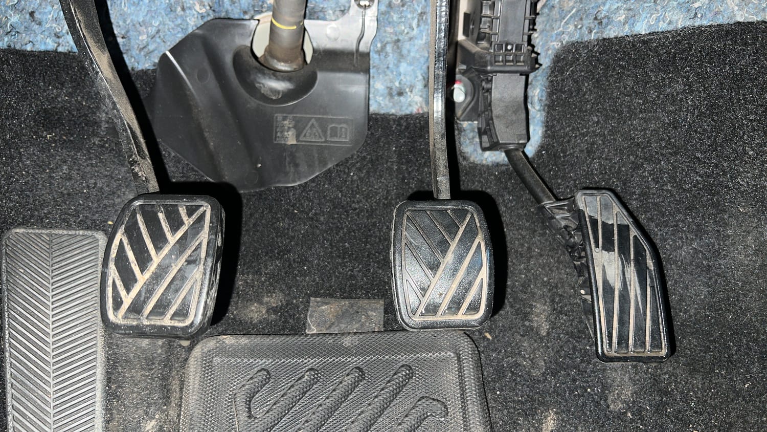 Used 2026 Maruti Suzuki XL6 Zeta MT Petrol Petrol Manual interior PEDALS VIEW