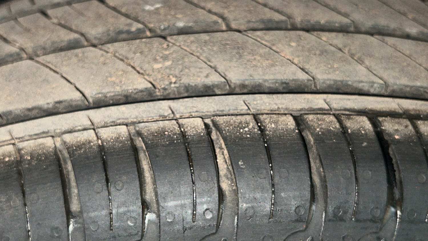 Used 2020 Renault Kwid RXL Petrol Manual tyres RIGHT REAR TYRE TREAD VIEW