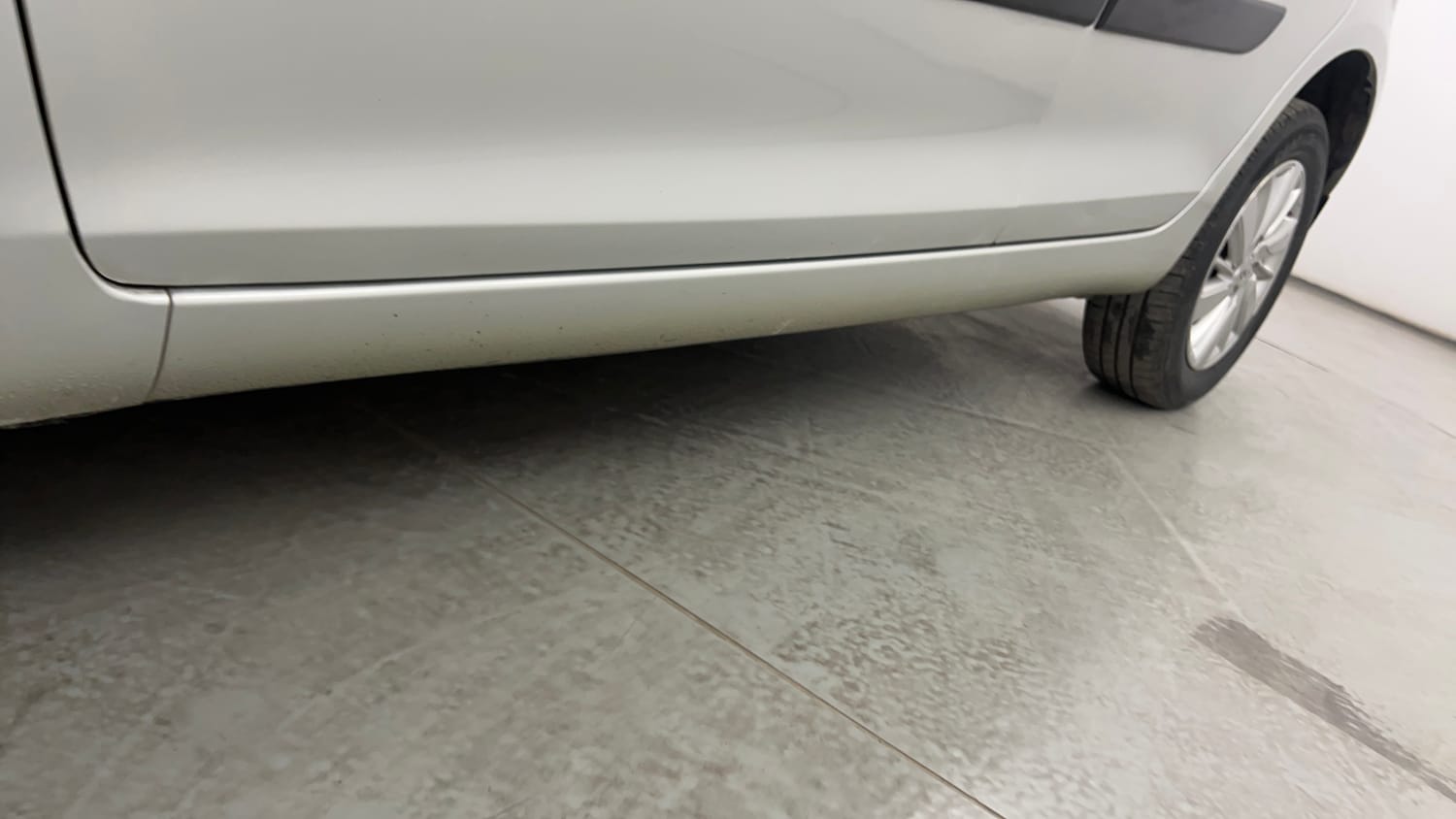 Used 2016 Maruti Suzuki Swift ZXi Petrol Manual dents MINOR DENT