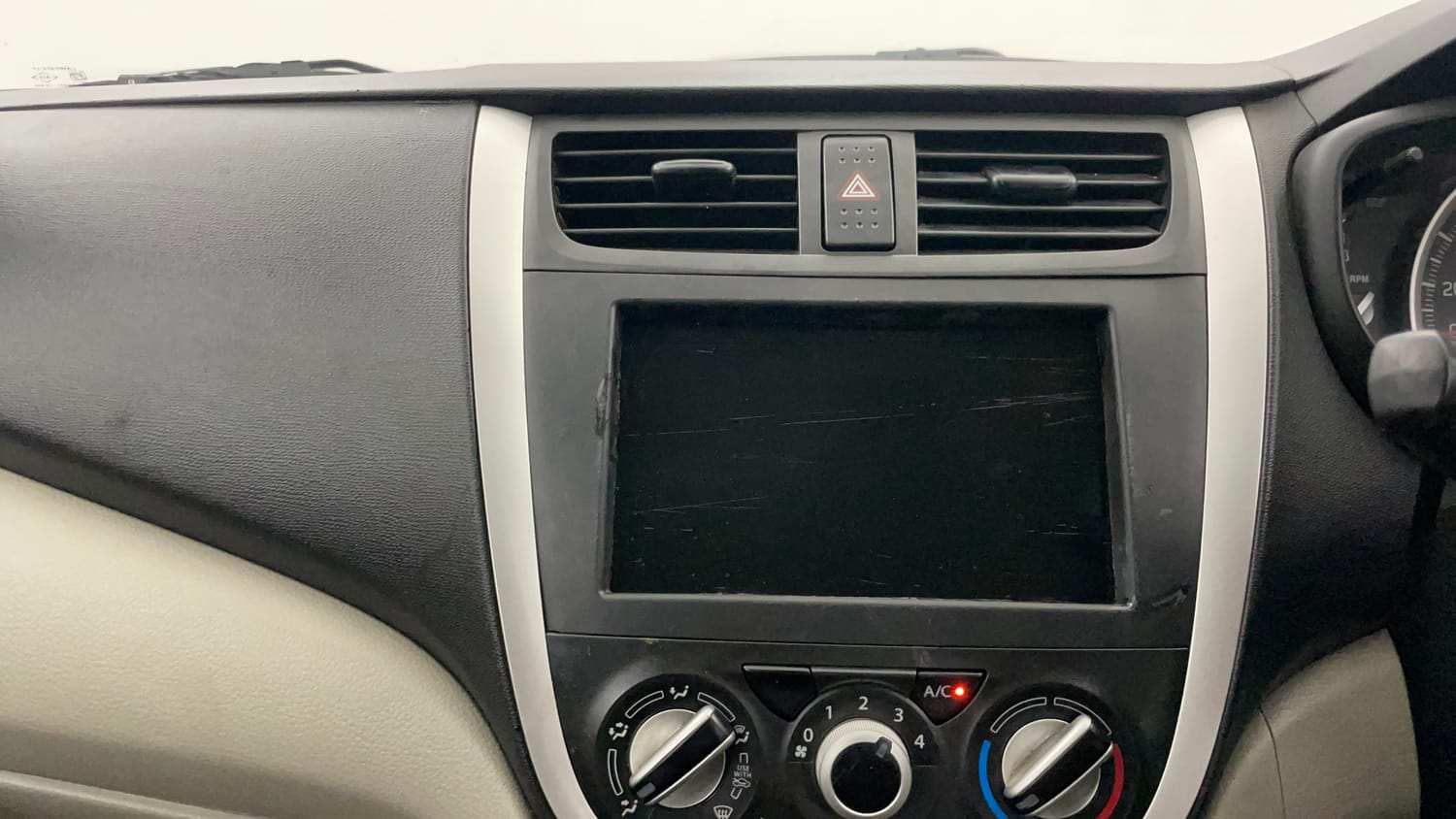 Used 2016 Maruti Suzuki Celerio VXi AMT Petrol Automatic interior MUSIC SYSTEM & AC CONTROL VIEW