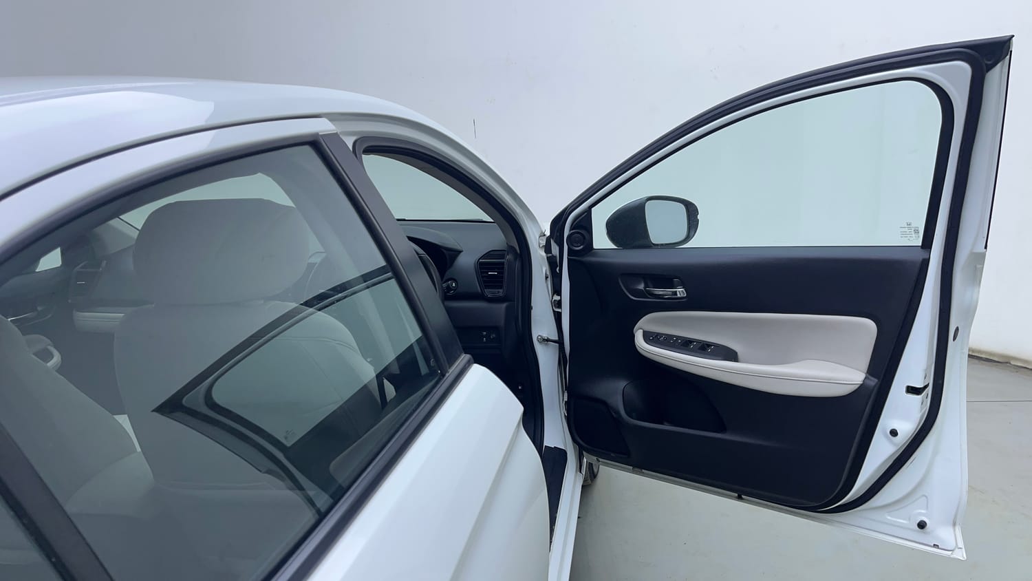 Used 2024 Honda City ZX Petrol CVT Hybrid Automatic interior RIGHT FRONT DOOR OPEN VIEW