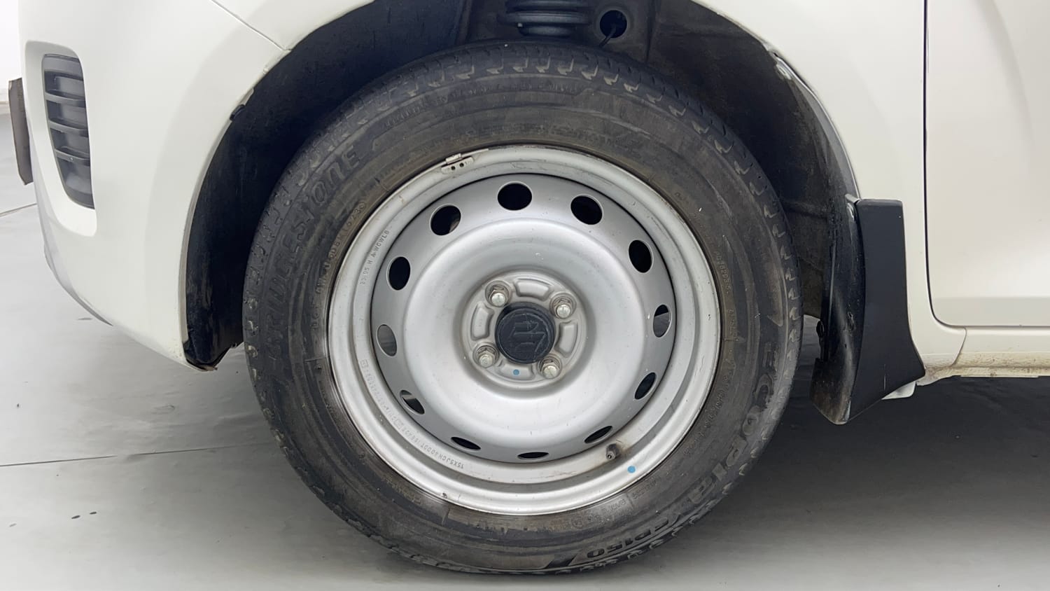 Used 2023 Maruti Suzuki Ignis Sigma 1.2 MT Petrol Manual tyres LEFT FRONT TYRE RIM VIEW