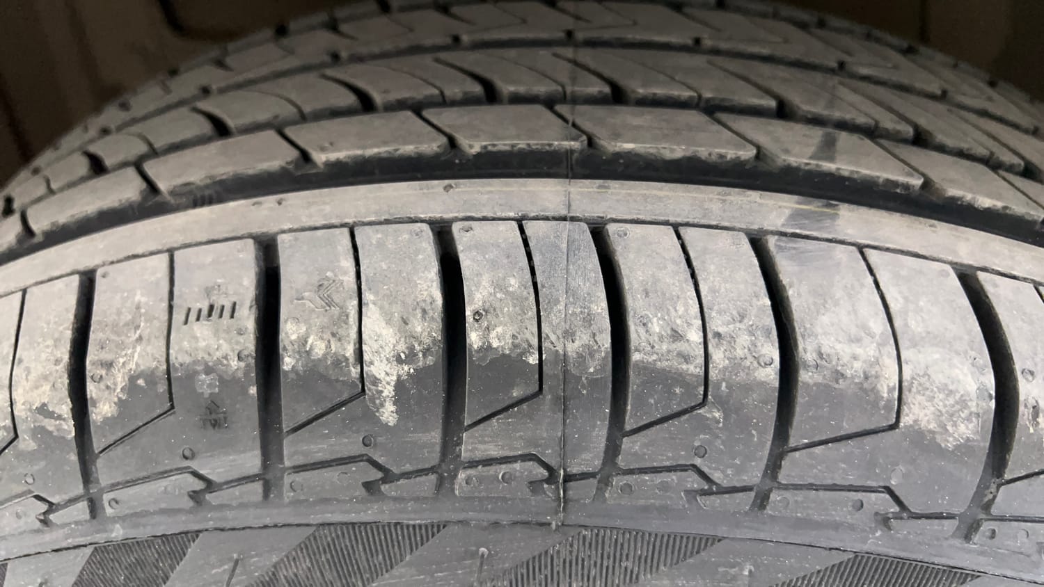 Used 2022 Maruti Suzuki Brezza Zxi Plus AT Dual Tone Petrol Automatic tyres LEFT FRONT TYRE TREAD VIEW
