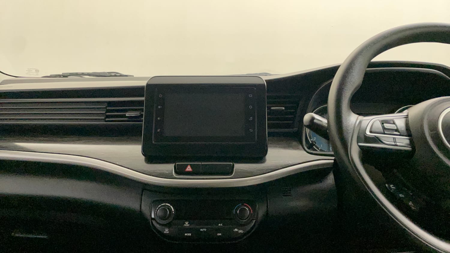 Used 2024 Maruti Suzuki XL6 Zeta MT Petrol Petrol Manual interior MUSIC SYSTEM & AC CONTROL VIEW