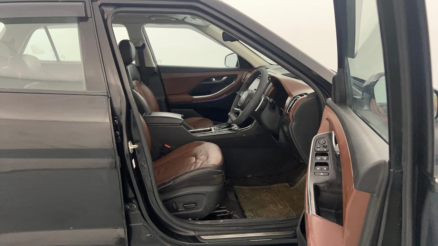 Used 2021 Hyundai Alcazar Signature (O) 6 STR 1.5 Diesel AT Diesel Automatic interior RIGHT SIDE FRONT DOOR CABIN VIEW