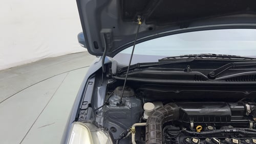 Used 2017 Maruti Suzuki Baleno Delta 1.2 Petrol Manual engine ENGINE RIGHT SIDE HINGE & APRON VIEW