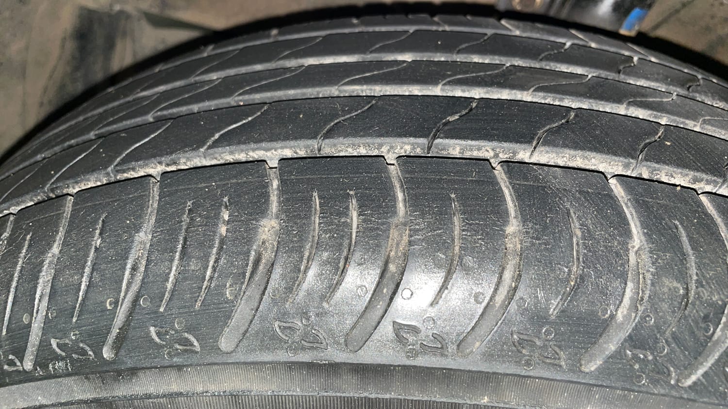 Used 2024 Maruti Suzuki XL6 Zeta MT Petrol Petrol Manual tyres LEFT FRONT TYRE TREAD VIEW