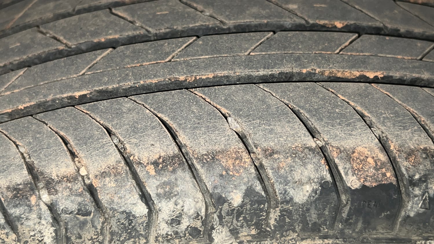 Used 2022 maruti-suzuki Vitara Brezza LXi Petrol Manual tyres RIGHT REAR TYRE TREAD VIEW