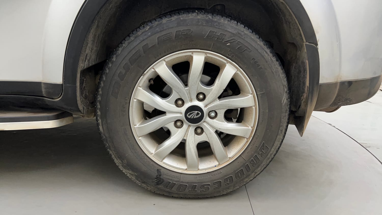 Used 2017 Mahindra XUV500 W10 Diesel Manual tyres LEFT REAR TYRE RIM VIEW