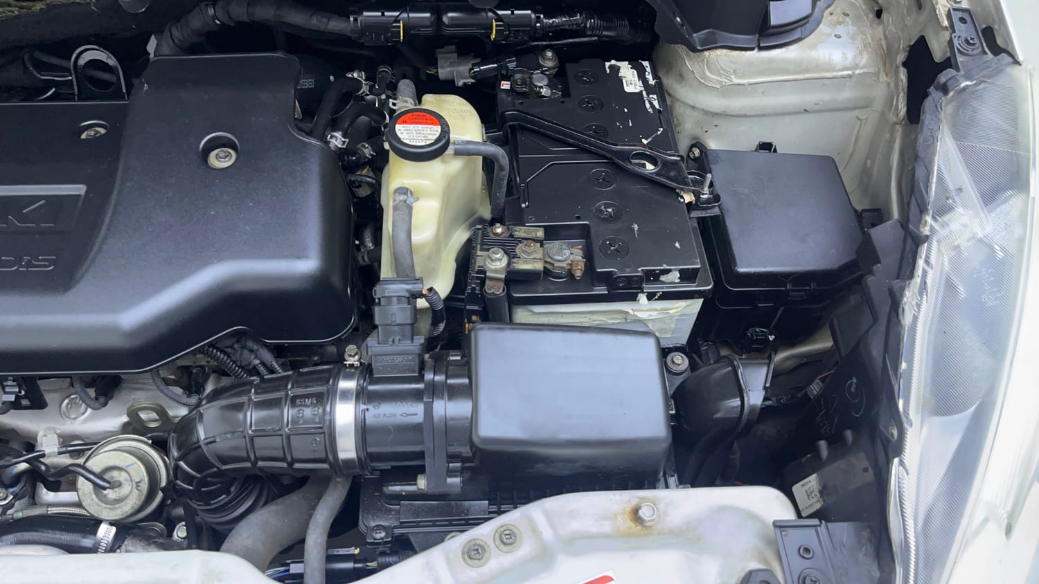 Used 2015 Maruti Suzuki Ertiga ZDI SHVS Diesel Manual engine ENGINE LEFT SIDE VIEW