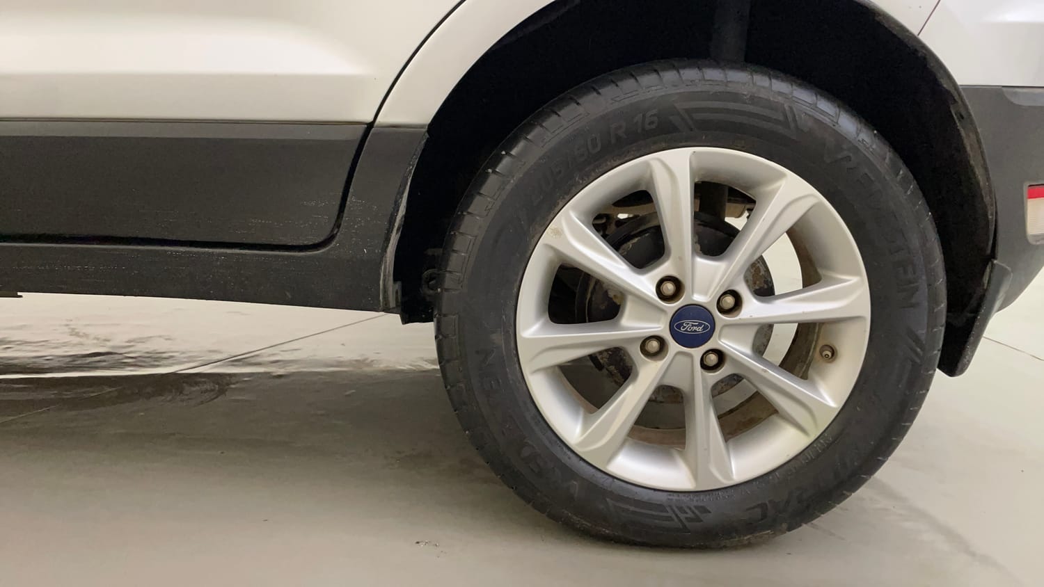 Used 2019 Ford EcoSport Titanium 1.5L TDCi Diesel Manual tyres LEFT REAR TYRE RIM VIEW