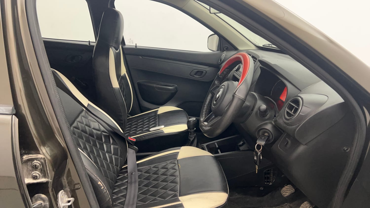 Used 2020 Renault Kwid RXL Petrol Manual interior RIGHT SIDE FRONT DOOR CABIN VIEW