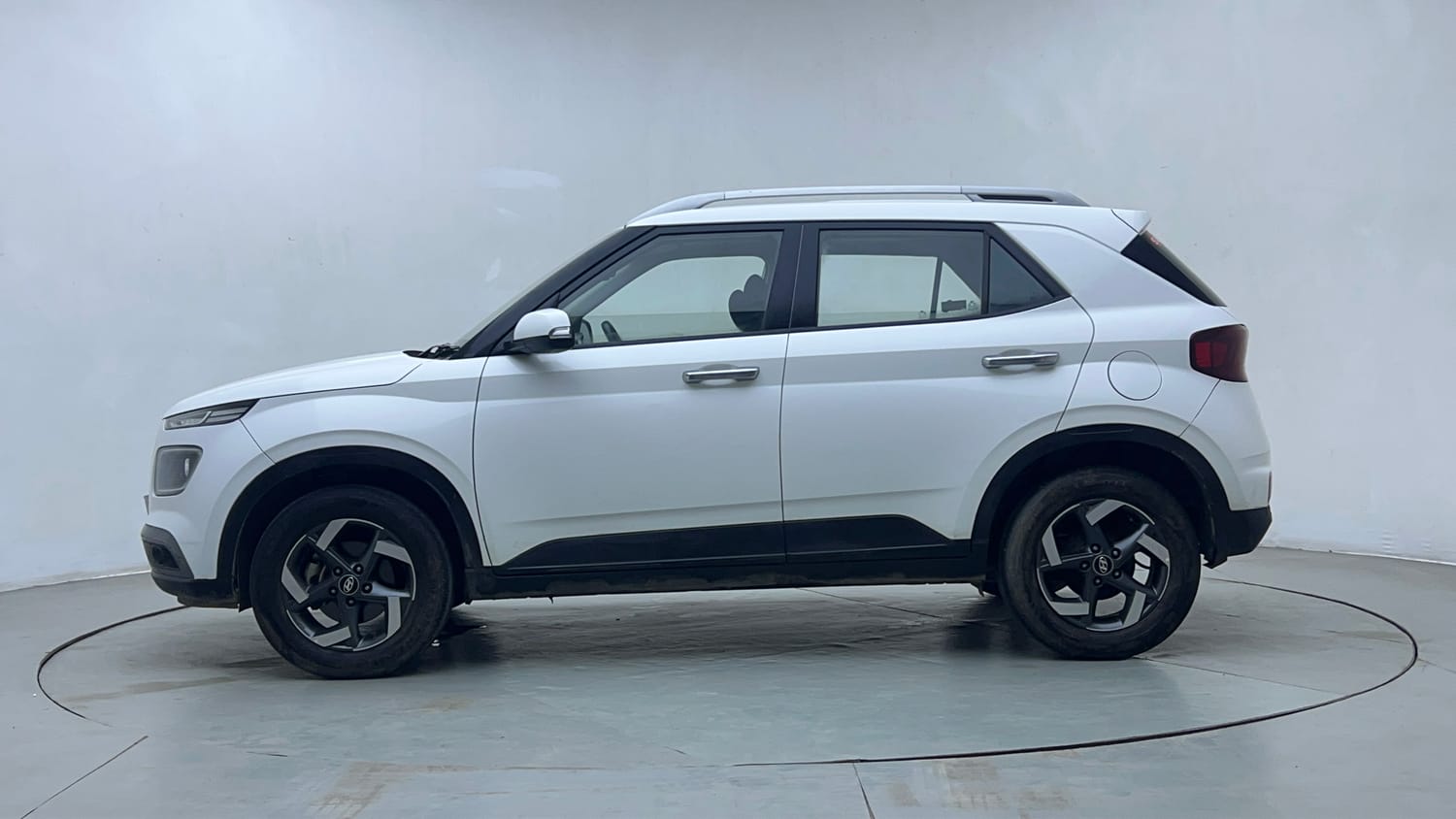 Used 2019 Hyundai Venue SX Plus 1.0 Turbo DCT Petrol Automatic exterior LEFT SIDE VIEW