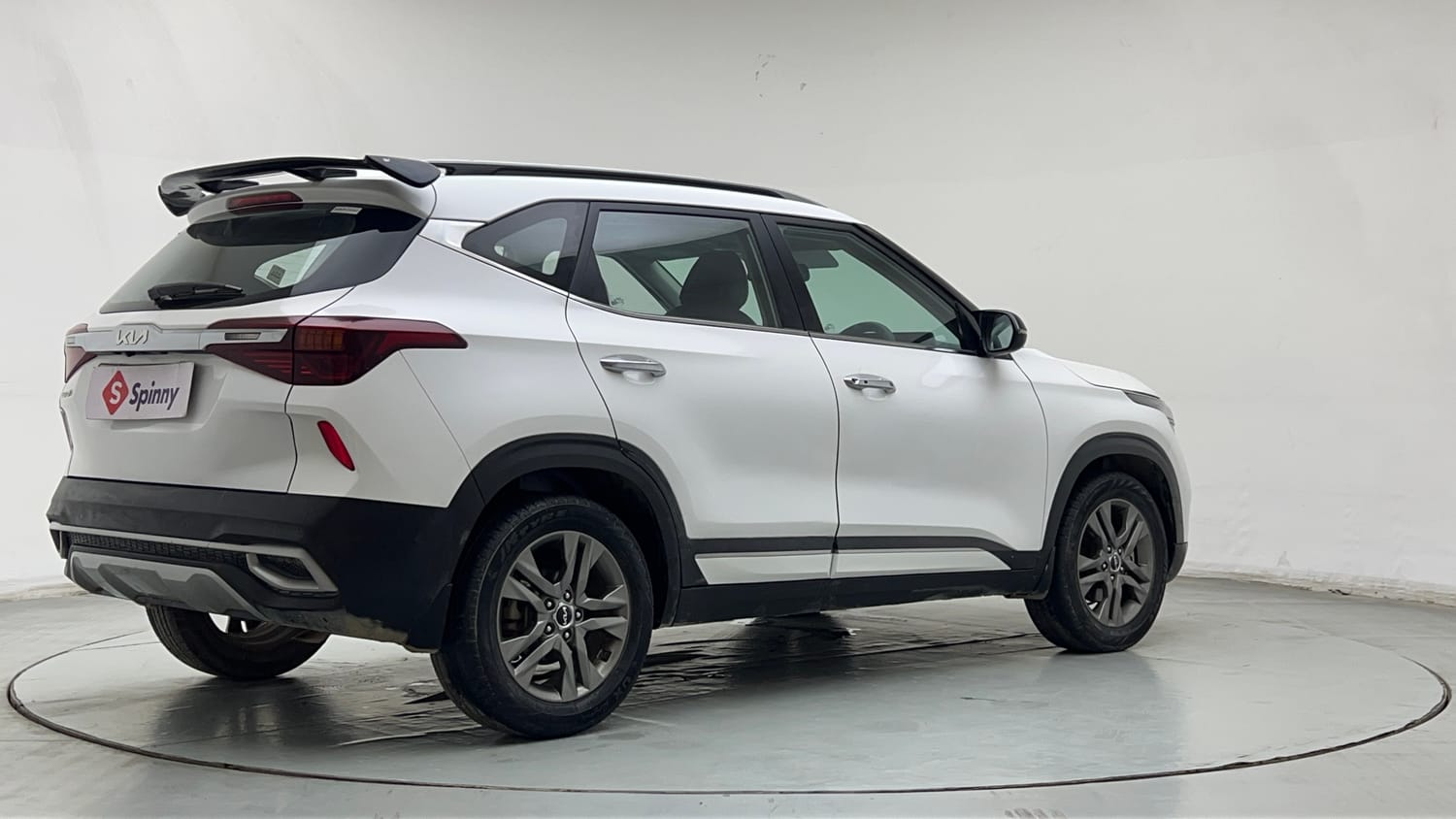 Used 2023 Kia Seltos HTX 1.5 Petrol Manual exterior RIGHT REAR CORNER VIEW