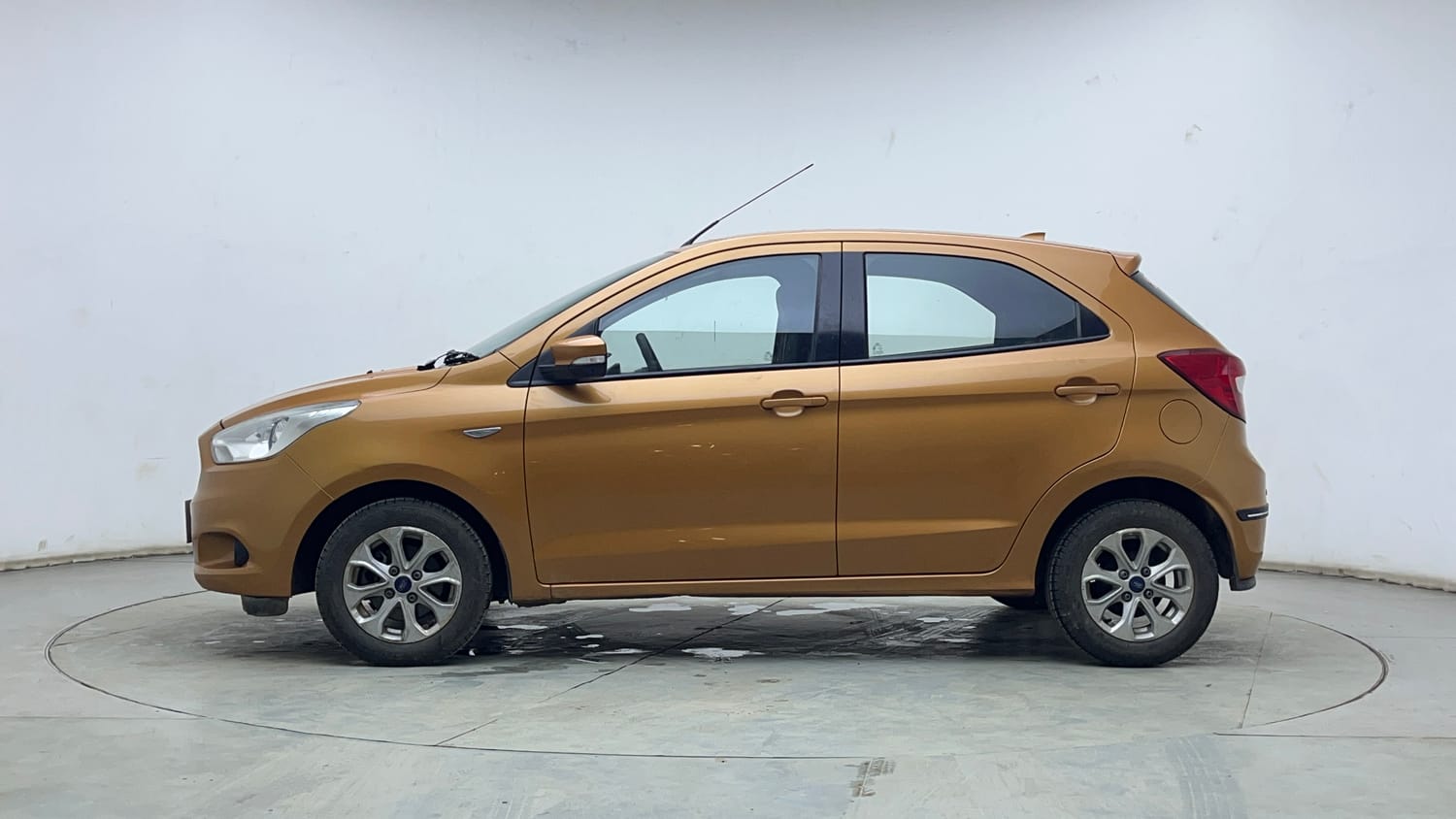 Used 2016 Ford Figo Titanium Plus 1.5 TDCi Diesel Manual exterior LEFT SIDE VIEW