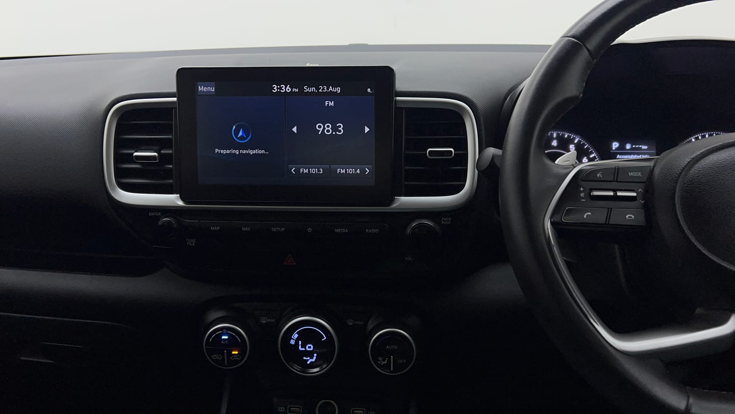 Used 2022 Hyundai Venue SX Plus 1.0 Turbo DCT Petrol Automatic interior MUSIC SYSTEM & AC CONTROL VIEW