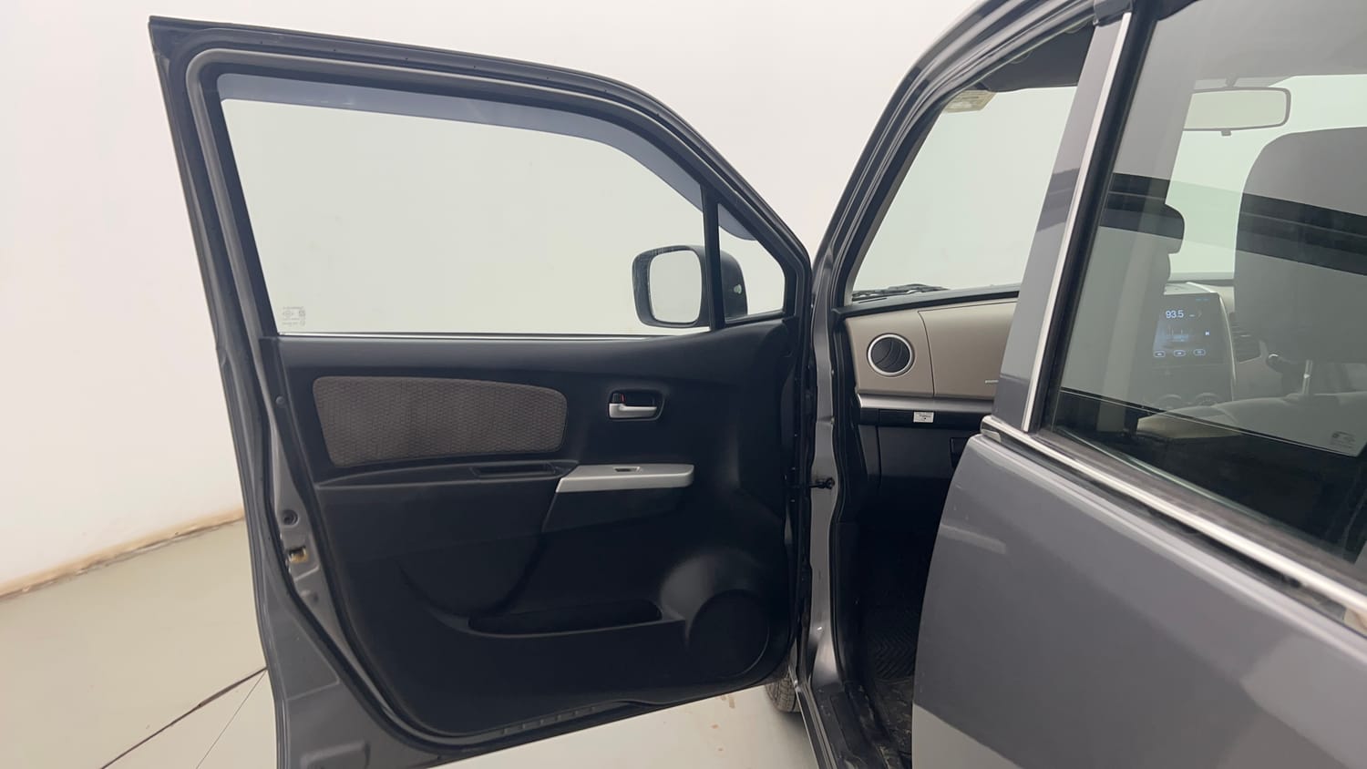 Used 2013 Maruti Suzuki Wagon R LXI Petrol Manual interior LEFT FRONT DOOR OPEN VIEW