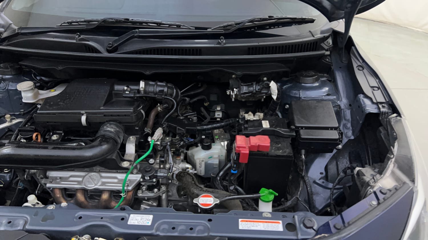 Used 2024 Toyota Glanza V AMT Petrol Automatic engine ENGINE LEFT SIDE HINGE & APRON VIEW