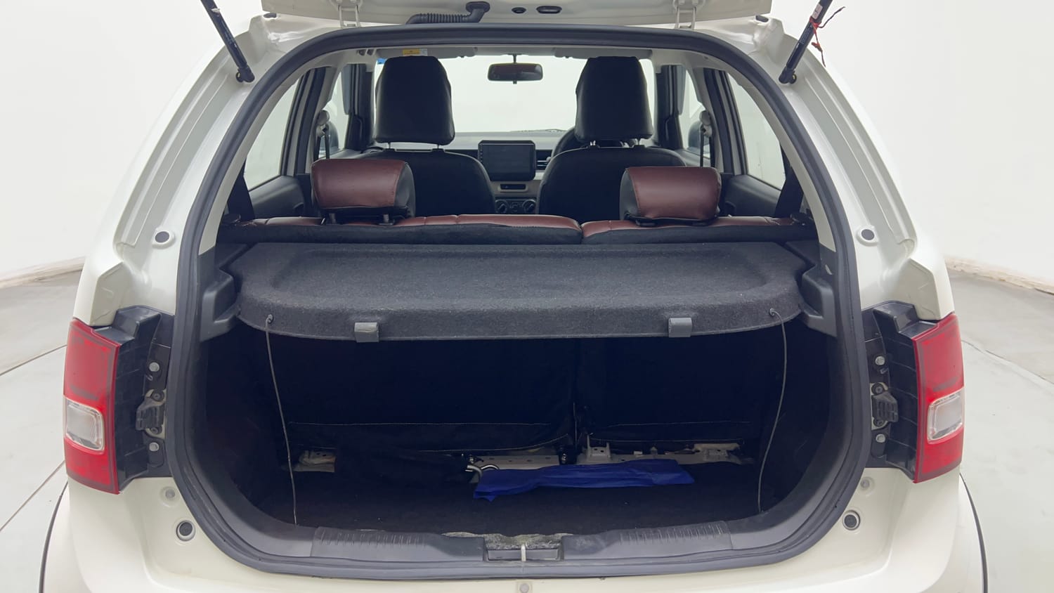 Used 2026 Maruti Suzuki Ignis Delta 1.2 MT Petrol Manual interior DICKY INSIDE VIEW